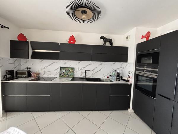 APPARTEMENT T3 – LES PRESIDENTS – VUE MER Toutes les caractéristiques