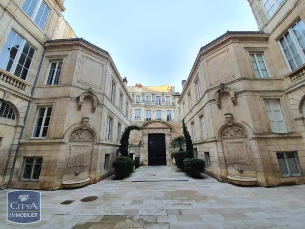 Appartement à louer 3 pièces 95.55m²