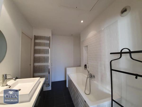 Appartement à louer 3 pièces 95.55m²