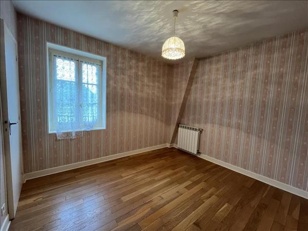 Maison à vendre |  Bourganeuf |  4 pièces | 87 m²