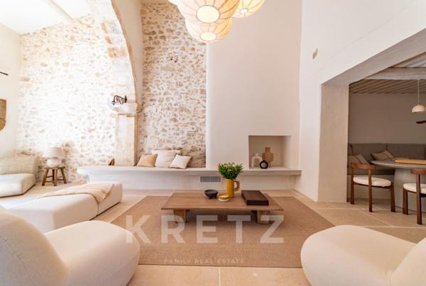 EXCLUSIVITÉ – EYGALIÈRES – MAS AUTHENTIQUE DU XVIIIe SIÈCLE DE 320 m2, 6 chambres
