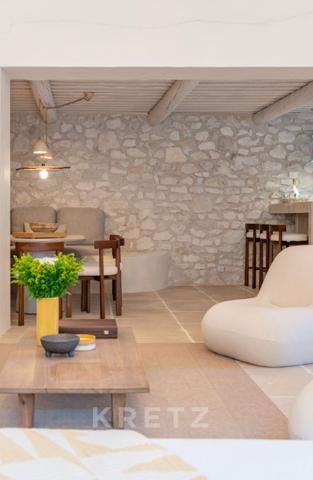 EXCLUSIVITÉ – EYGALIÈRES – MAS AUTHENTIQUE DU XVIIIe SIÈCLE DE 320 m2, 6 chambres