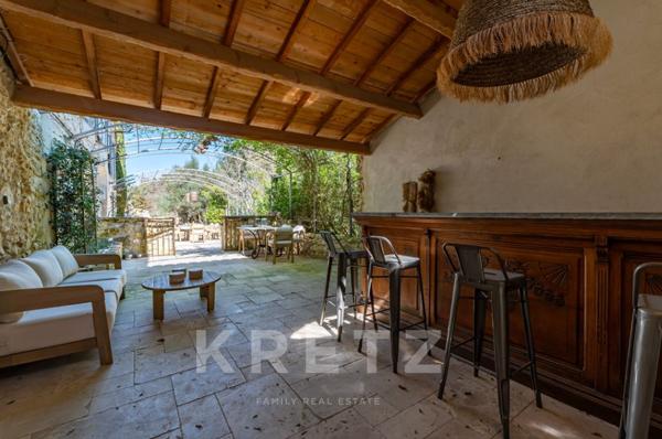 EXCLUSIVITÉ – EYGALIÈRES – MAS AUTHENTIQUE DU XVIIIe SIÈCLE DE 320 m2, 6 chambres