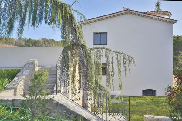 Villa d'exception à Châteauneuf – Quartier Notre-Dame-du-Brusc