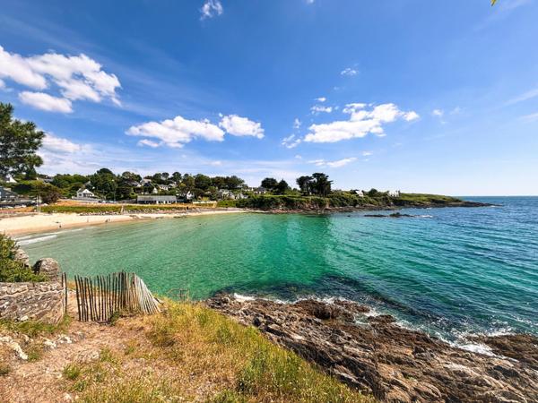 TERRAIN CONSTRUCTIBLE KERFANY LES PINS !