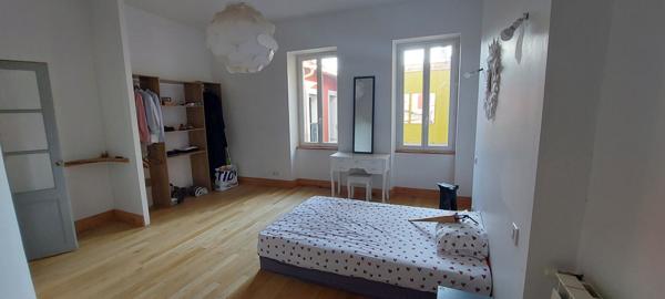 MAZERES BELLE ET GRANDE MAISON DE VILLE AVEC TERRASSE