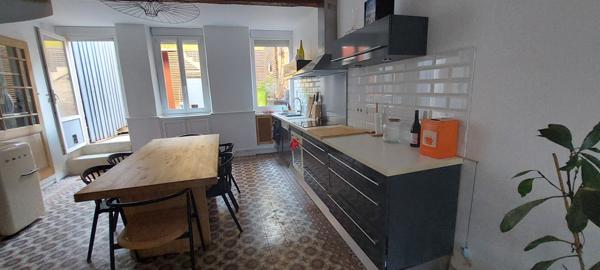 MAZERES BELLE ET GRANDE MAISON DE VILLE AVEC TERRASSE