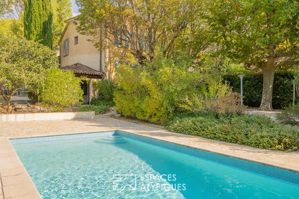 Ancienne école du XIXe s. avec piscine et ateliers d’artiste