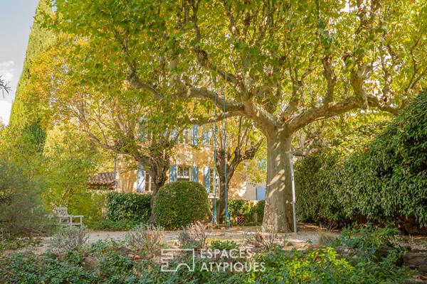 Ancienne école du XIXe s. avec piscine et ateliers d’artiste