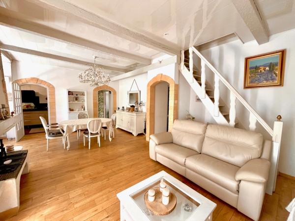 IMPASSE AU CALME - MAISON 102 m2 - JARDINET, TERRASSE - 2/3 chambres + combles + dépendances -399 600 euro