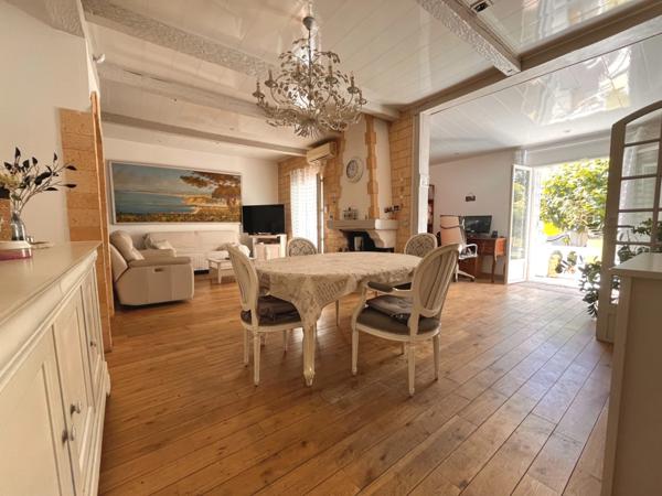 IMPASSE AU CALME - MAISON 102 m2 - JARDINET, TERRASSE - 2/3 chambres + combles + dépendances -399 600 euro