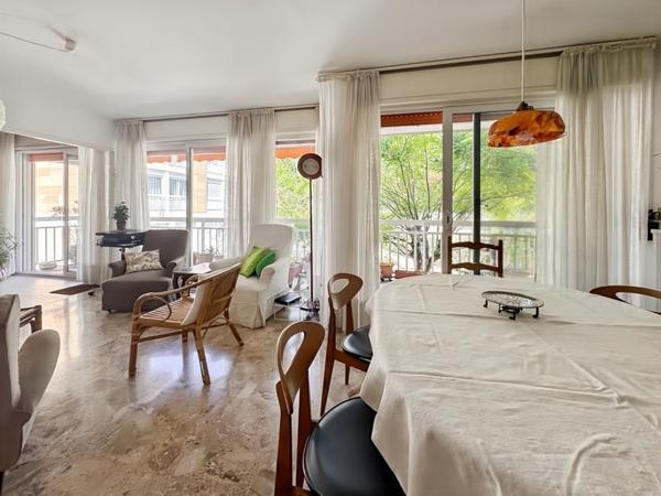 APPARTEMENT T4 AU CALME ABSOLU AVEC BALCON PROCHE CV HISTORIQUE