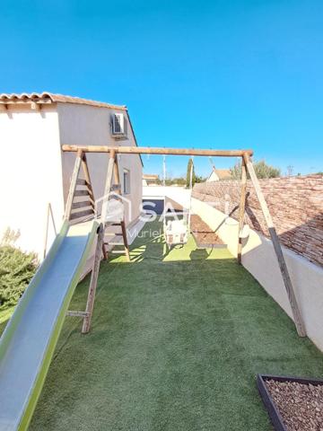 SAINT-GILLES : villa 5 pièces, piscine, dépendance