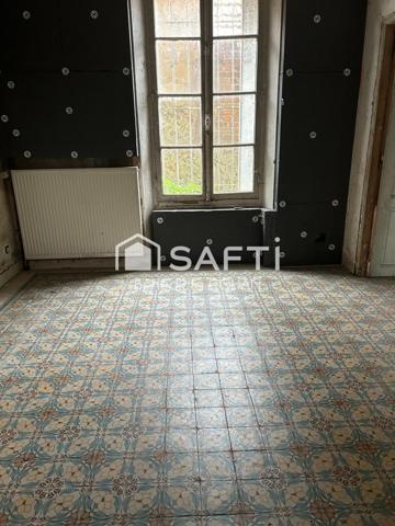 Ancienne maison bourgeoise à rénover d'environ 320 m2 avec 400 m2 de dépendance