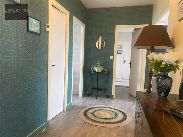 Landerneau – Appartement 82 m2, 2 chambres avec balcon, parking et cave