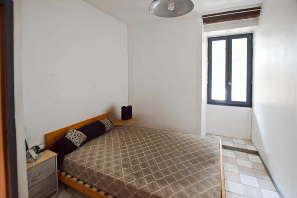 Maison à vendre à COUCHES avec une maison mitoyenne