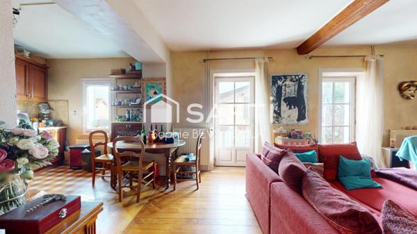 MAISON DE VILLAGE AVEC BEAUCOUP DE CACHET ET ULTRA LUMINEUSE