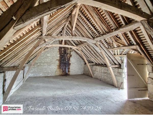 Longère en campagne avec 3,5 ha de terrain - VERNOIL LE FOURRIER (49390)