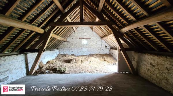 Longère en campagne avec 3,5 ha de terrain - VERNOIL LE FOURRIER (49390)