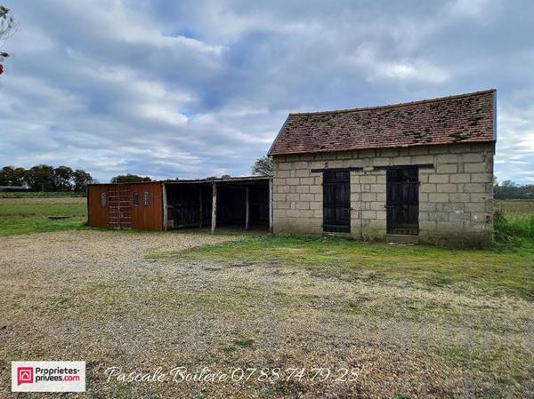 Longère en campagne avec 3,5 ha de terrain - VERNOIL LE FOURRIER (49390)