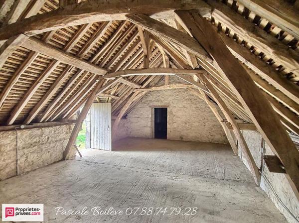 Longère en campagne avec 3,5 ha de terrain - VERNOIL LE FOURRIER (49390)