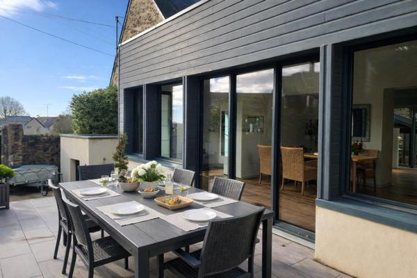 Maison ancienne rénovée avec goût – Centre-ville – 170 m² – 5 chambres – Terrain 654 m²