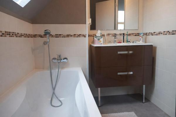 Maison ancienne rénovée avec goût – Centre-ville – 170 m² – 5 chambres – Terrain 654 m²