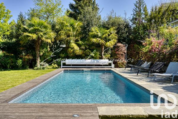 Maison à vendre 9 pièces 227 m² La Celle-Saint-Cloud