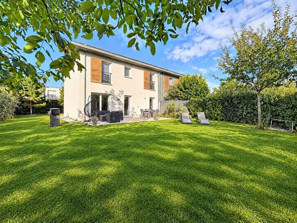 Maison située à Claye Souilly - construction 2017 - 4 chambres - jardin de 450 m2 - garage
