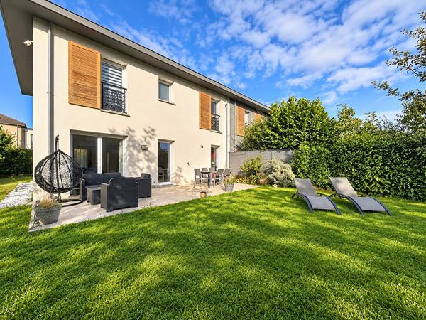Maison située à Claye Souilly - construction 2017 - 4 chambres - jardin de 450 m2 - garage