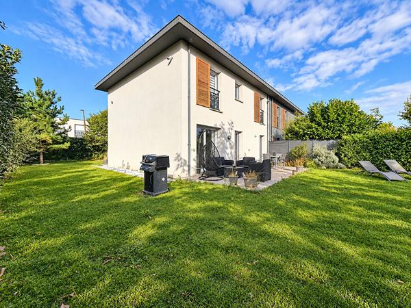 Maison située à Claye Souilly - construction 2017 - 4 chambres - jardin de 450 m2 - garage