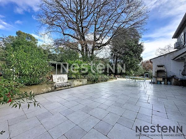 Villa T6 213 m2 avec piscine, pool house, grands volumes et sous-sol de 150 m² à Pourrières