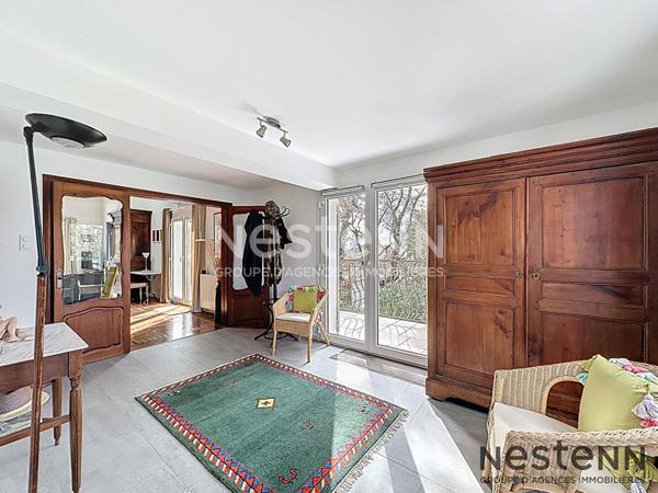 Villa T6 213 m2 avec piscine, pool house, grands volumes et sous-sol de 150 m² à Pourrières