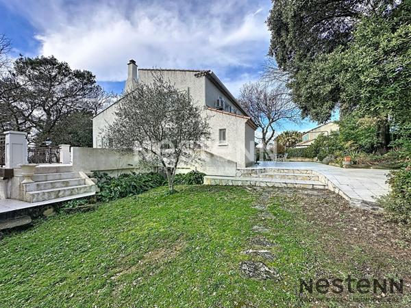 Villa T6 213 m2 avec piscine, pool house, grands volumes et sous-sol de 150 m² à Pourrières