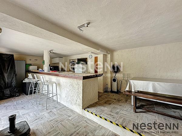 Villa T6 213 m2 avec piscine, pool house, grands volumes et sous-sol de 150 m² à Pourrières