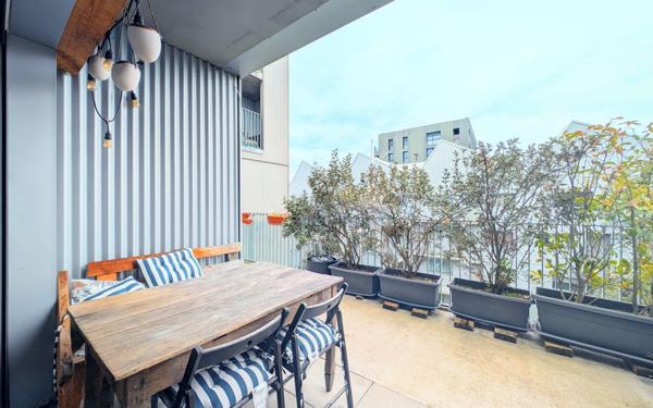 Appartement à vendre    4 pièces • 95,82 m2 Bordeaux