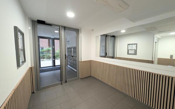 Appartement à vendre    4 pièces • 95,82 m2 Bordeaux