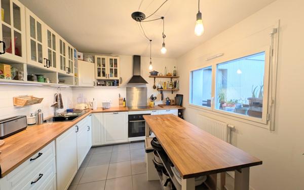 Appartement à vendre    4 pièces • 95,82 m2 Bordeaux