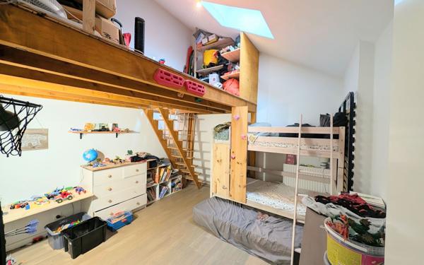 Appartement à vendre    4 pièces • 95,82 m2 Bordeaux