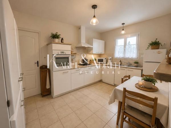 Plain-pied 2 chambres, bureau, jardin et garage