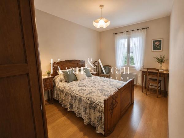 Plain-pied 2 chambres, bureau, jardin et garage