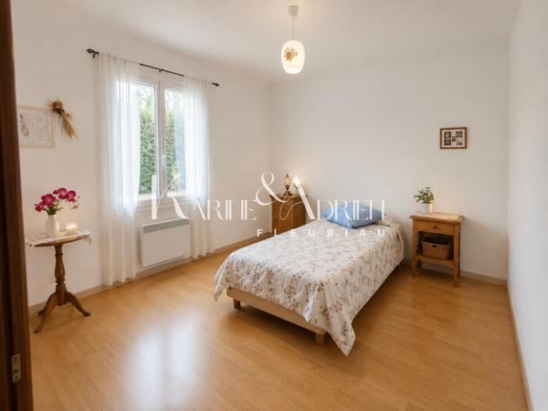 Plain-pied 2 chambres, bureau, jardin et garage