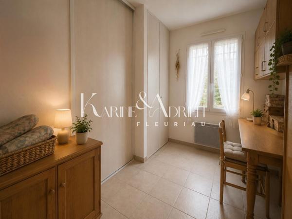 Plain-pied 2 chambres, bureau, jardin et garage