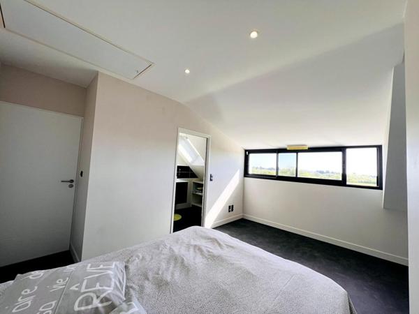 Belle contemporaine- piscine- 196 m2- 3 suites,1ch- Bureau