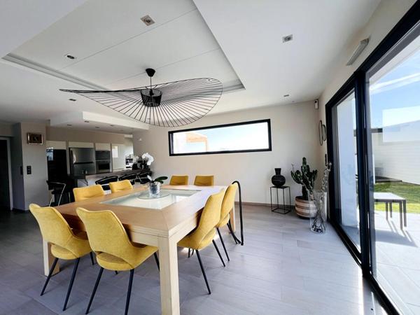 Belle contemporaine- piscine- 196 m2- 3 suites,1ch- Bureau