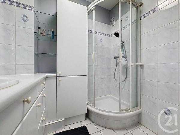 Appartement F3 à vendre  3 pièces - 54,82 m 2   PARIS  - 75020