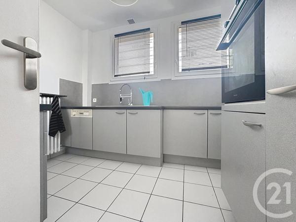 Appartement F3 à vendre  3 pièces - 54,82 m 2   PARIS  - 75020