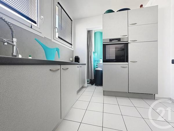 Appartement F3 à vendre  3 pièces - 54,82 m 2   PARIS  - 75020