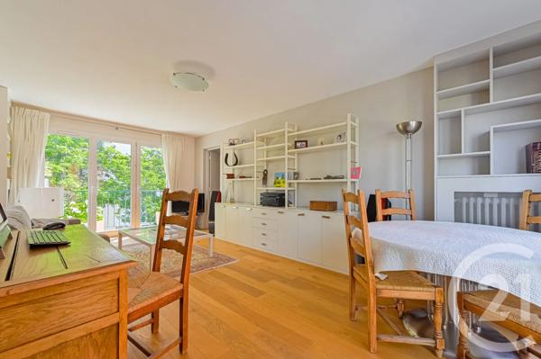 Appartement F3 à vendre  3 pièces - 54,82 m 2   PARIS  - 75020