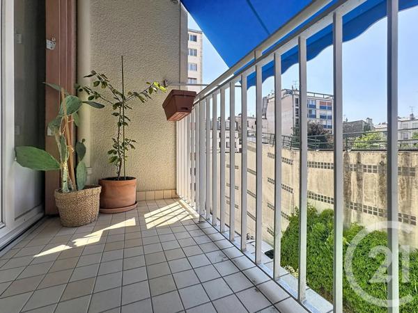 Appartement F3 à vendre  3 pièces - 54,82 m 2   PARIS  - 75020